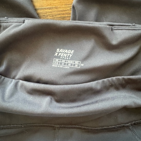 Savage x Fenty sport leggings size M - Picture 3 of 4